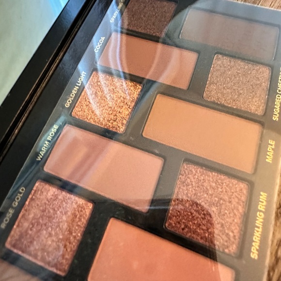 Too Faced Born This Way Palette - Picture 4 of 12